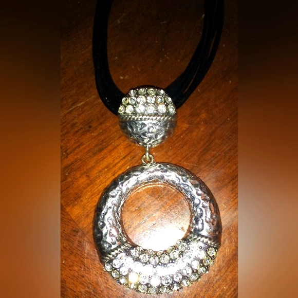 Hammered Open Circle Necklace - Picture 7 of 11
